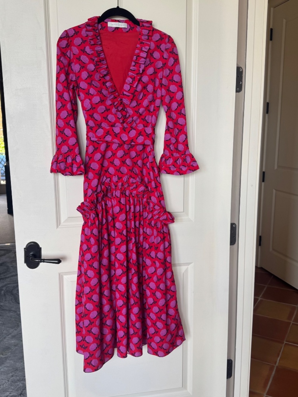 Stunning Borgo De Nor Ines Red Rose Print Dress, UK Size 8